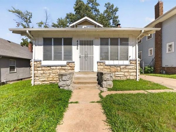 4335 College Avenue, Kansas City, MO 64130