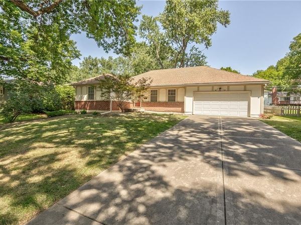 9610 W 97th Street, Overland Park, KS 66212