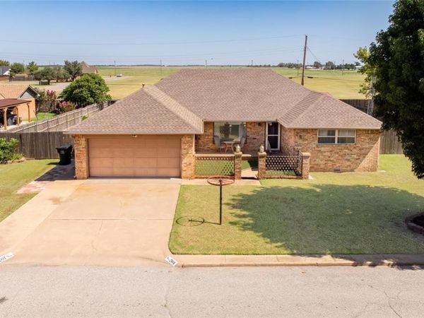 201 Rice Drive, Watonga, OK 73772