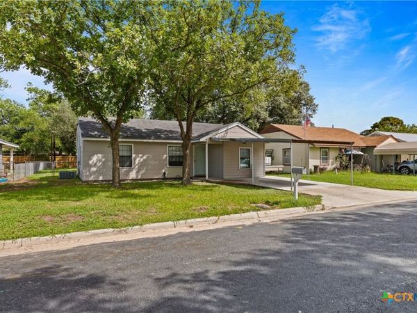 205 Sandra Street , Edna, TX 77957