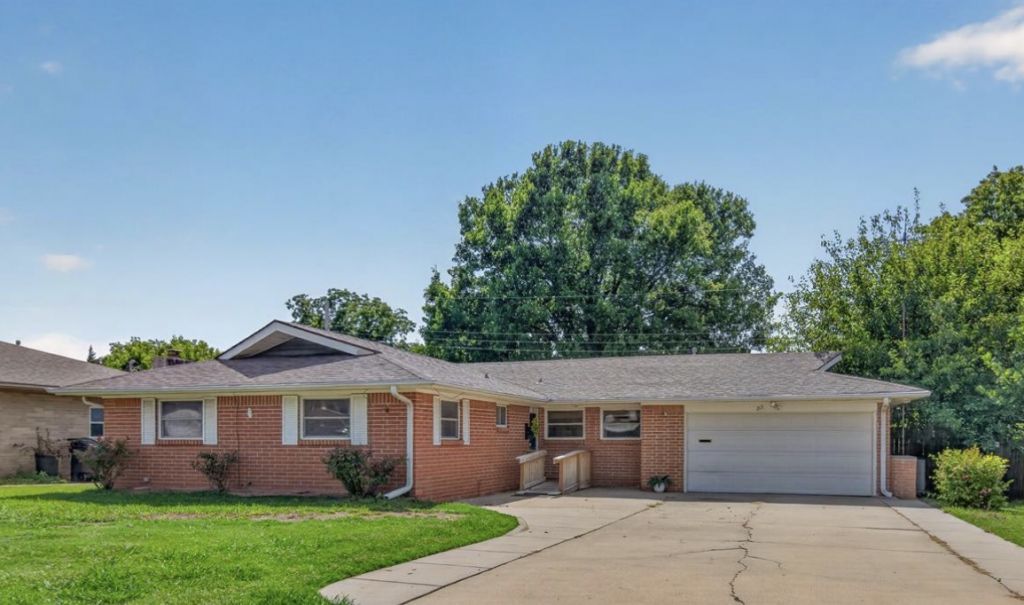 213 SE Roselawn Avenue, Bartlesville, OK 74006 Main Photo