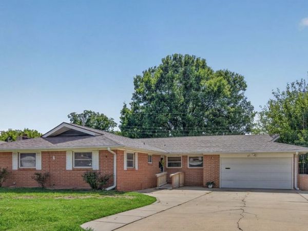 213 SE Roselawn Avenue, Bartlesville, OK 74006
