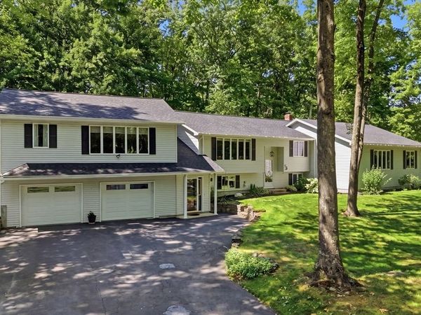 1 Rock Forest Drive, Hooksett, NH 03106
