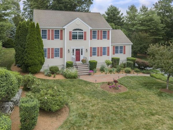 15 Little Tree Rd, Medway, MA 02053