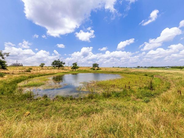 1997 County Rd 464 , Coupland, TX 78615