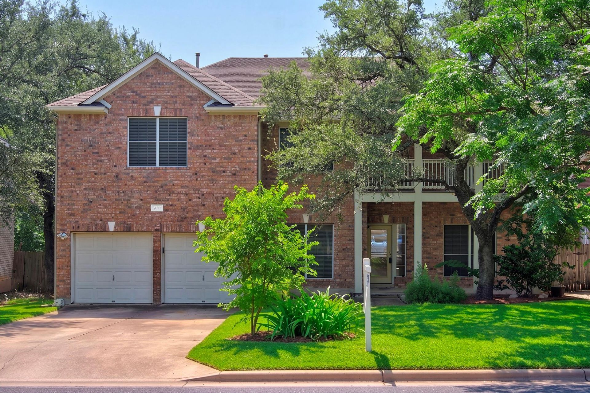 7021 Gentle Oak Dr, Austin, TX 78749 Main Photo