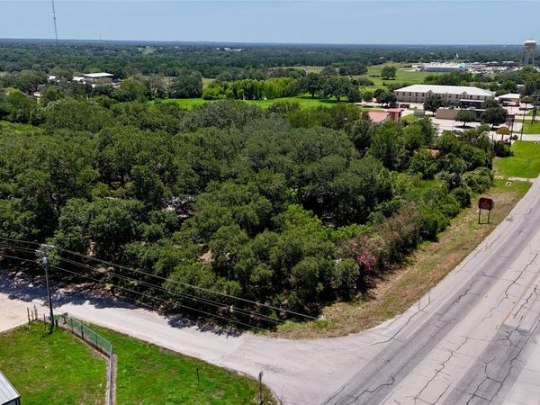 29 County Road 77B RD, Hallettsville, TX 77964