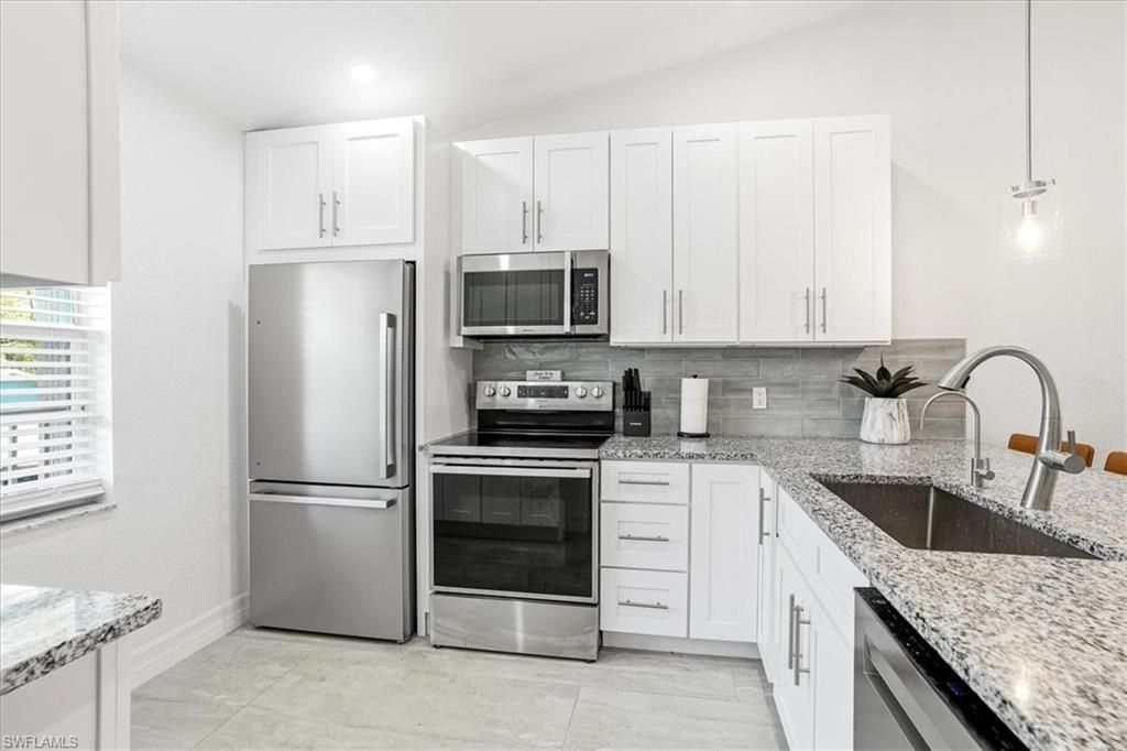 1714 Kings Lake Blvd , Unit 202, Naples, FL 34112 Photo