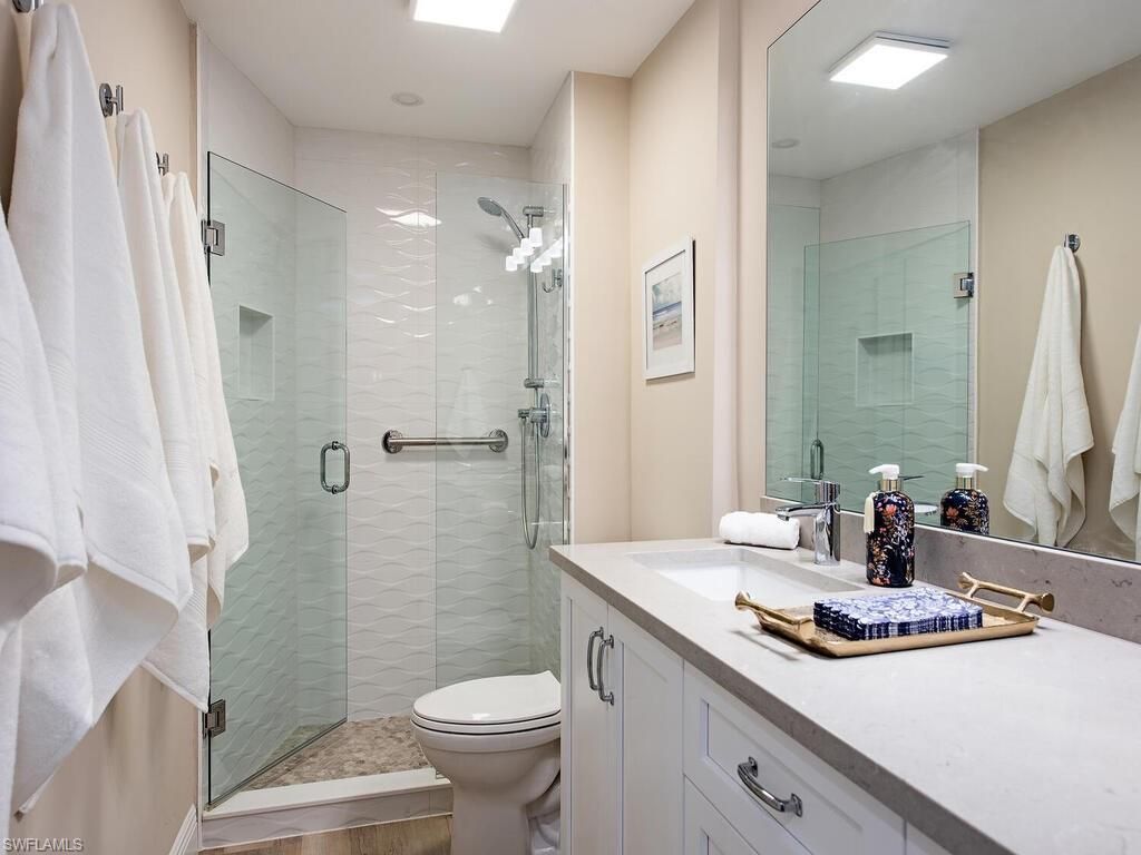 400 Park Shore Dr, Unit 303, Naples, FL 34103 Photo