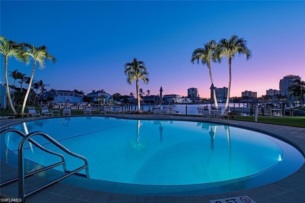 400 Park Shore Dr, Unit 303, Naples, FL 34103 Photo