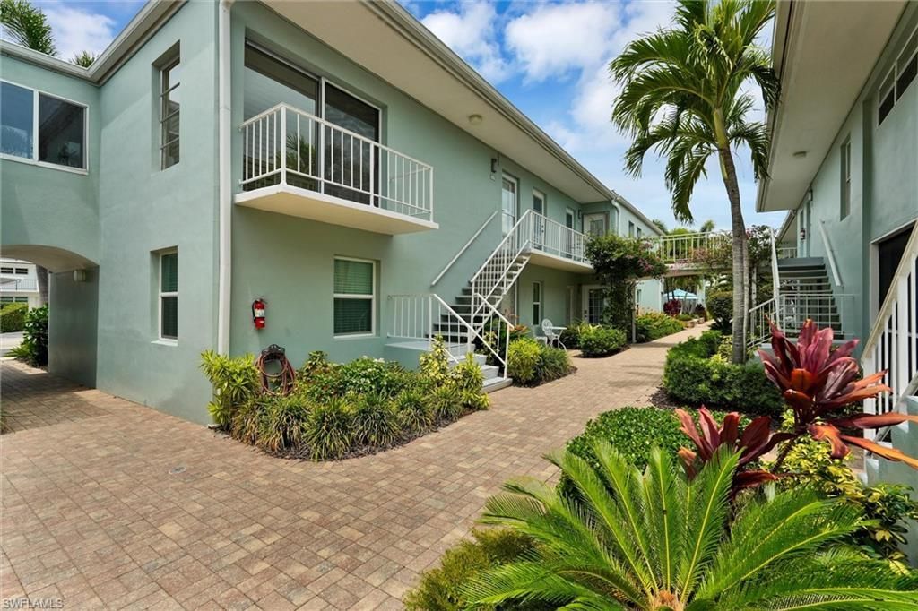 631 12th Ave S, Unit 631, Naples, FL 34102 Photo