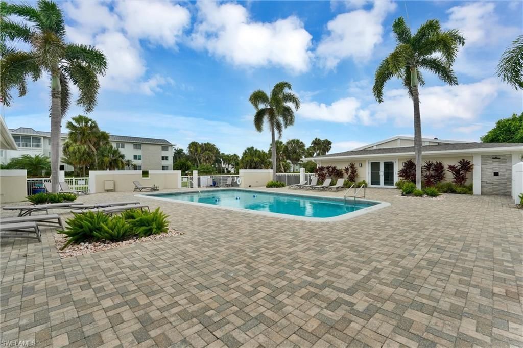 631 12th Ave S, Unit 631, Naples, FL 34102 Photo