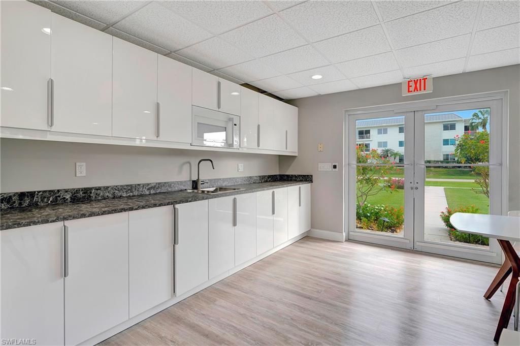 631 12th Ave S, Unit 631, Naples, FL 34102 Photo