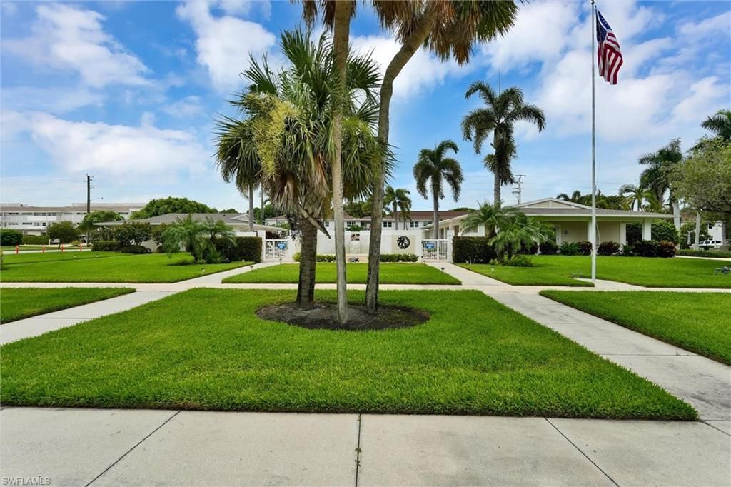 631 12th Ave S, Unit 631, Naples, FL 34102 Photo