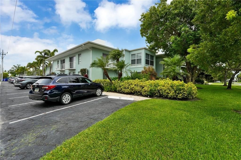 631 12th Ave S, Unit 631, Naples, FL 34102 Photo