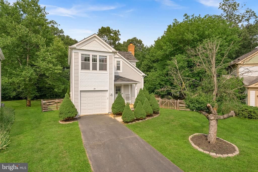 20 Glengyle Lane, Sterling, VA 20165 Main Photo