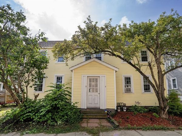 6 Spring St, Amesbury, MA 01913