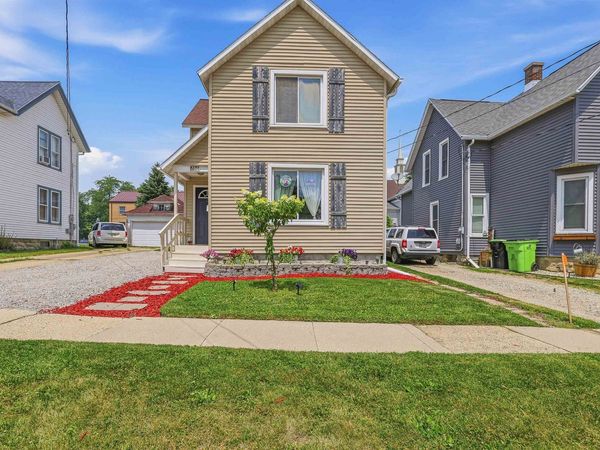 206 4th Street, Beaver Dam, WI 53916