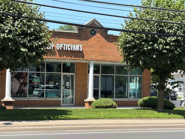 355 Union Boulevard , West Islip, NY 11795