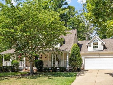 205 Hickory Glen Lane, Holly Springs, NC 27540
