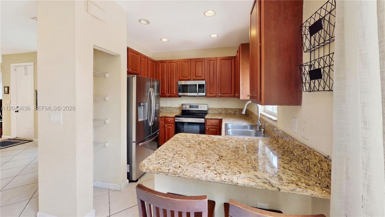 1073 NE 30th Ave , Homestead, FL 33033 Photo