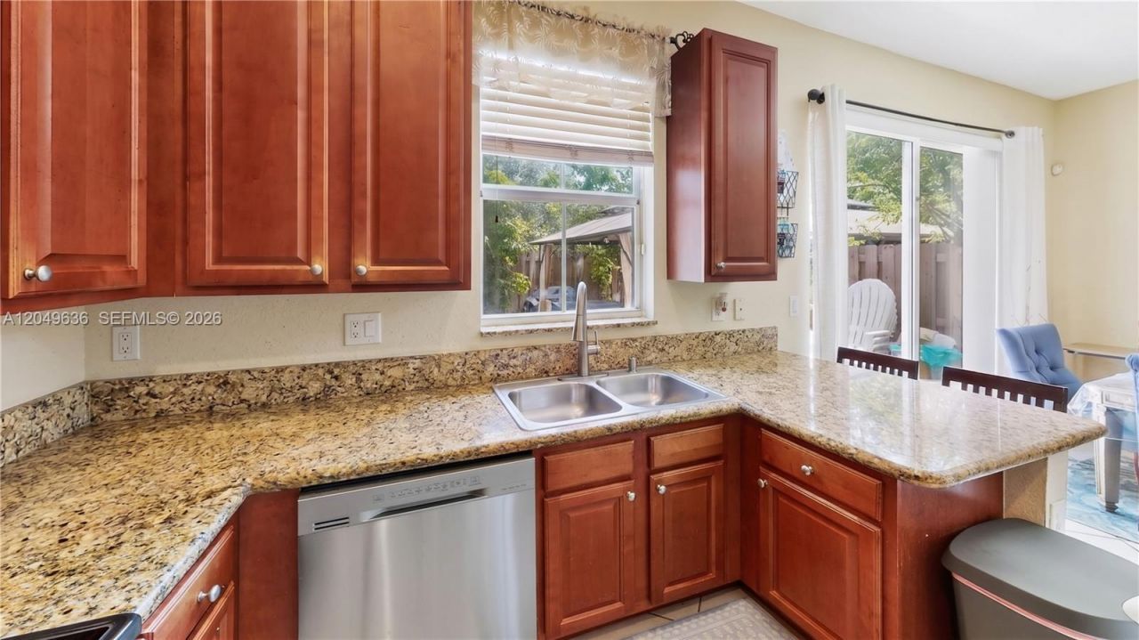 1073 NE 30th Ave , Homestead, FL 33033 Photo
