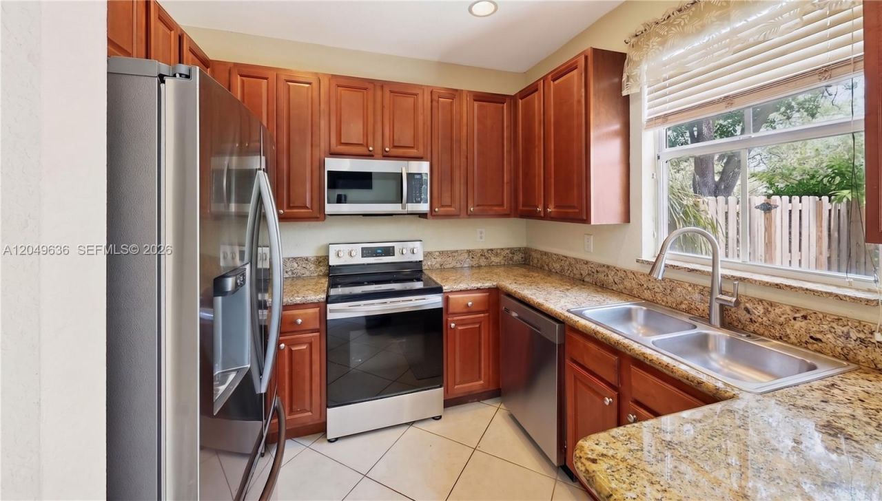 1073 NE 30th Ave , Homestead, FL 33033 Photo