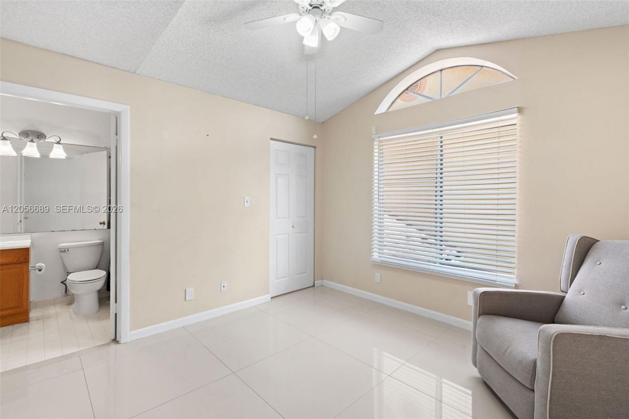 927 Coral Club Dr, Unit 927, Coral Springs, FL 33071 Photo