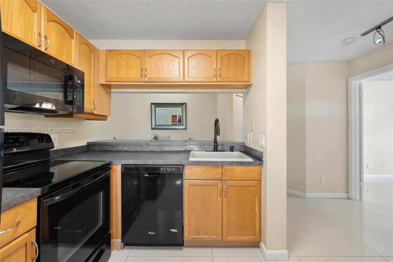 927 Coral Club Dr, Unit 927, Coral Springs, FL 33071 Photo