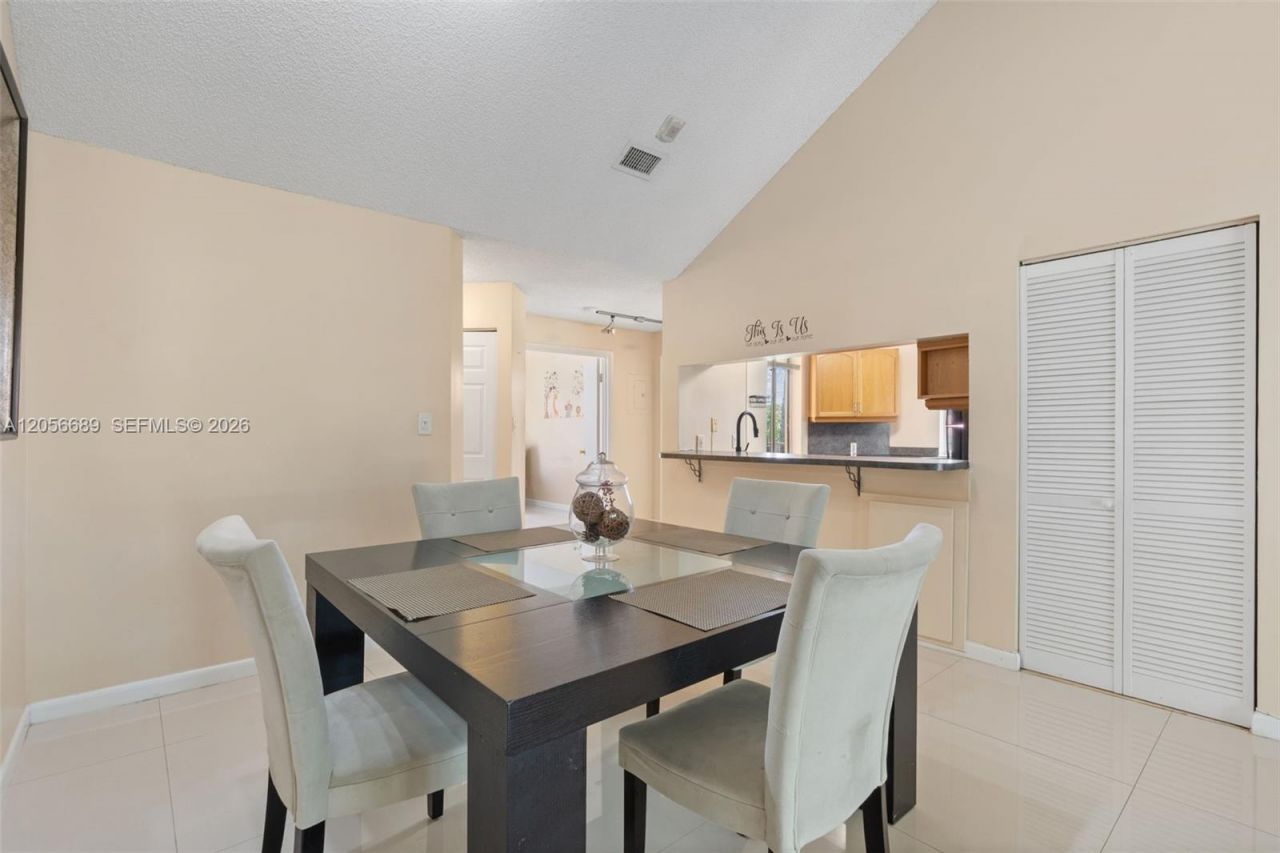 927 Coral Club Dr, Unit 927, Coral Springs, FL 33071 Photo