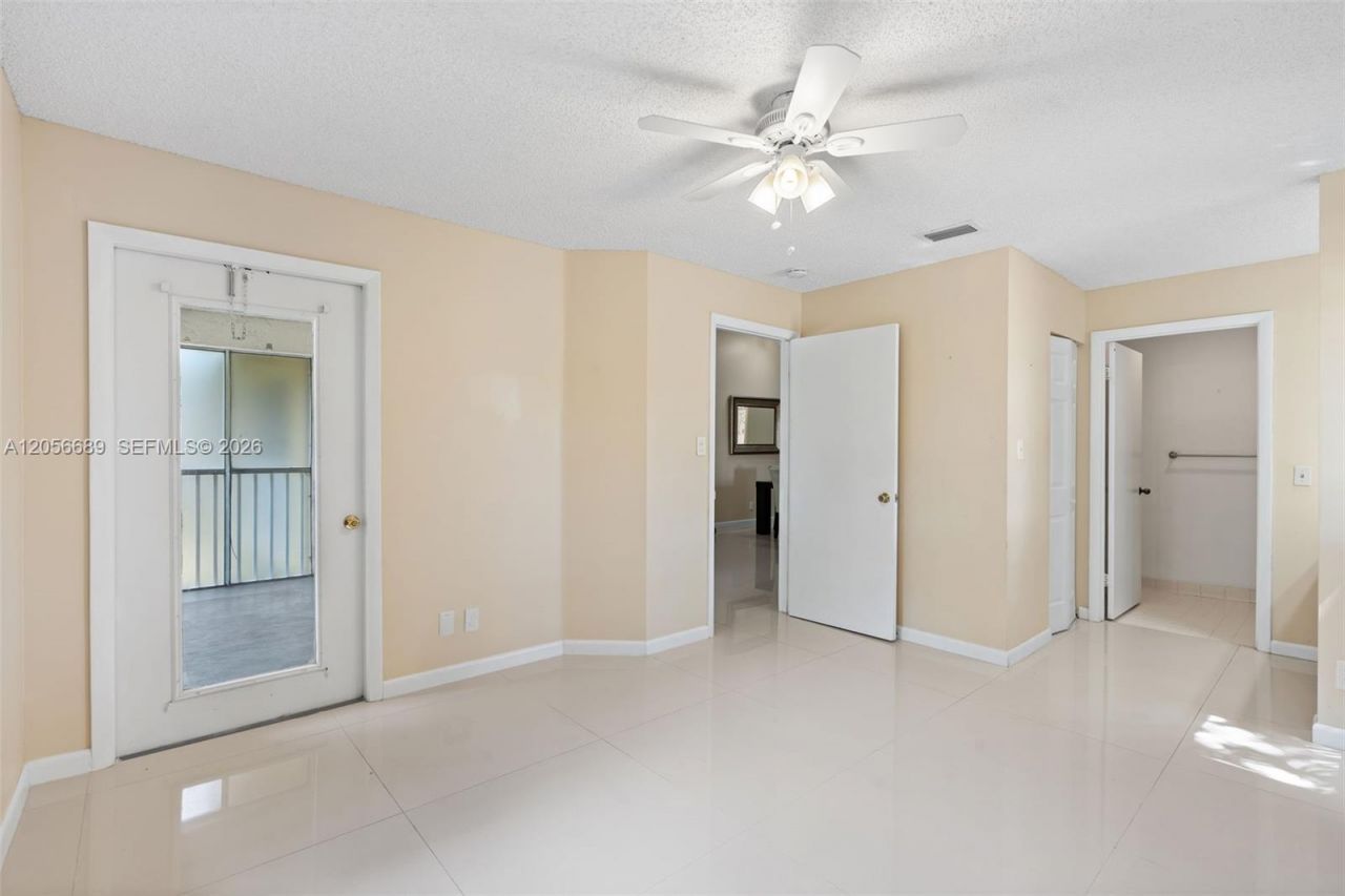 927 Coral Club Dr, Unit 927, Coral Springs, FL 33071 Photo