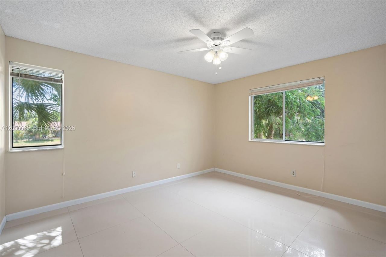 927 Coral Club Dr, Unit 927, Coral Springs, FL 33071 Photo
