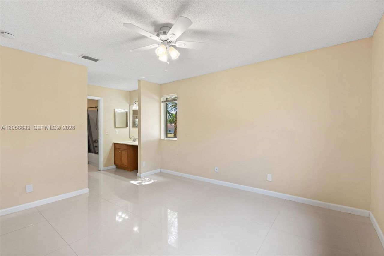 927 Coral Club Dr, Unit 927, Coral Springs, FL 33071 Photo