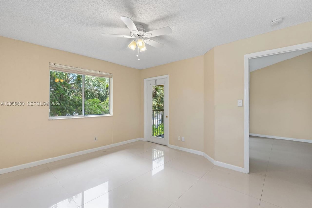 927 Coral Club Dr, Unit 927, Coral Springs, FL 33071 Photo
