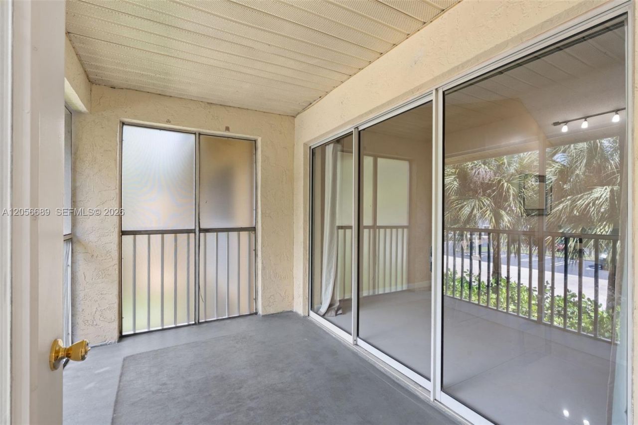 927 Coral Club Dr, Unit 927, Coral Springs, FL 33071 Photo
