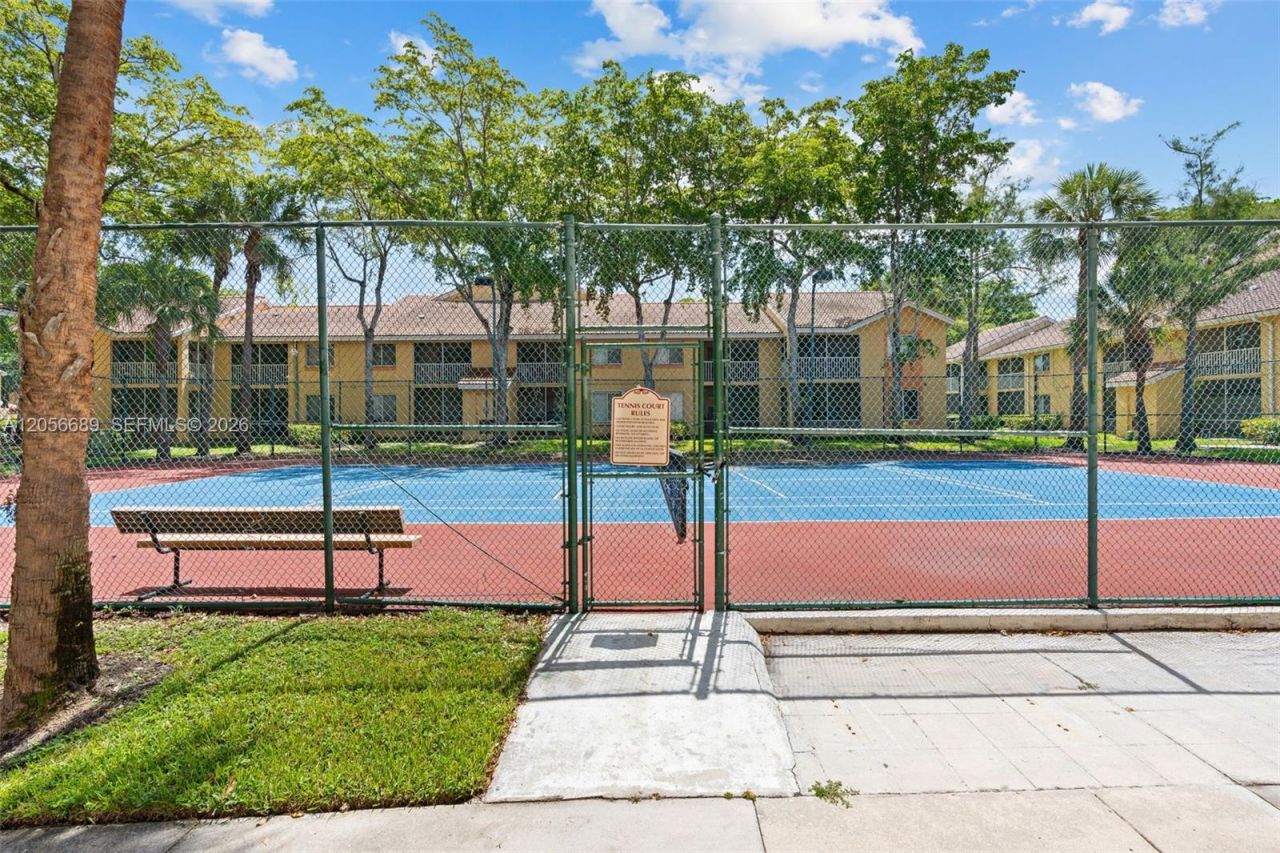 927 Coral Club Dr, Unit 927, Coral Springs, FL 33071 Photo