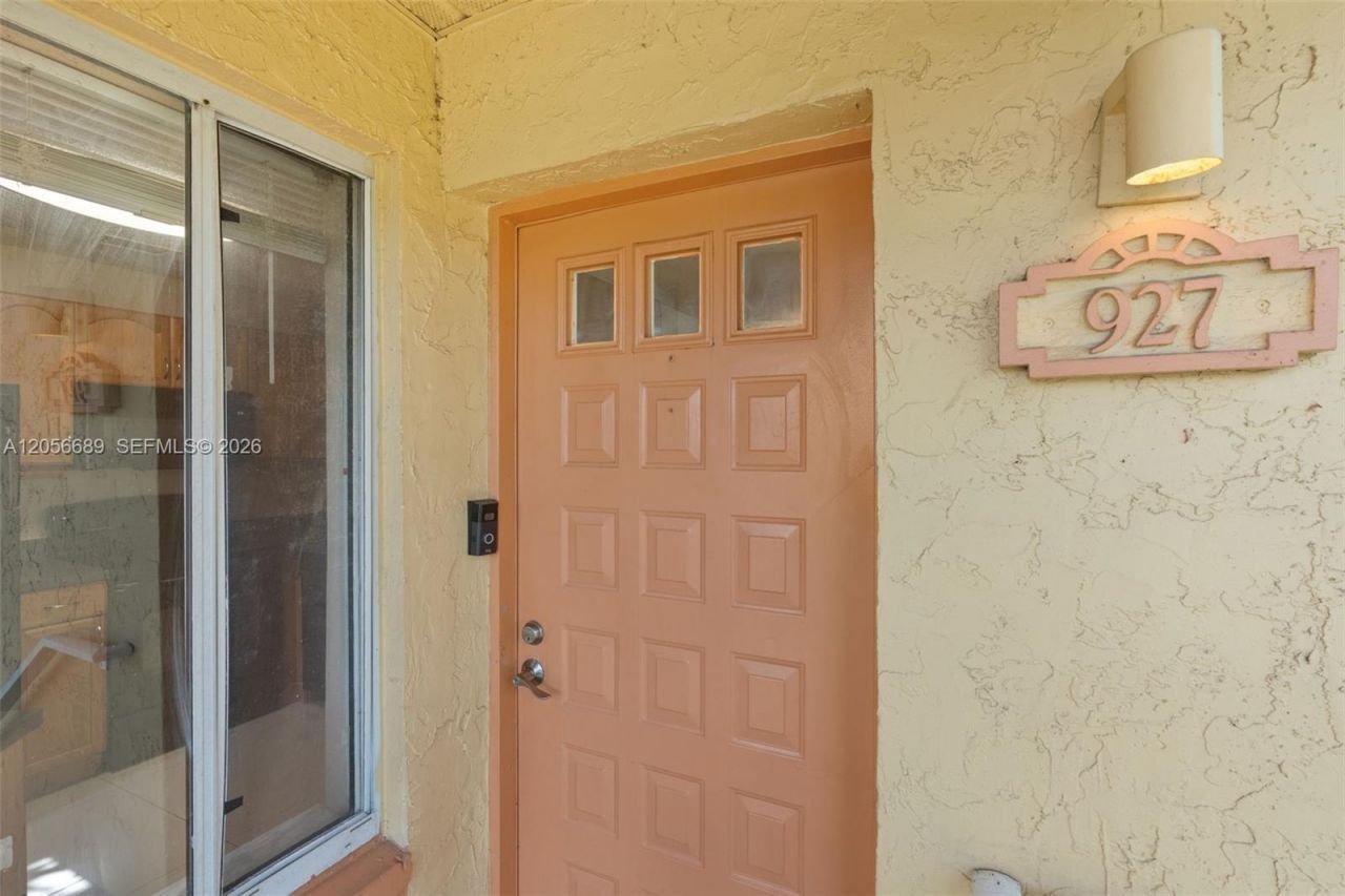 927 Coral Club Dr, Unit 927, Coral Springs, FL 33071 Photo