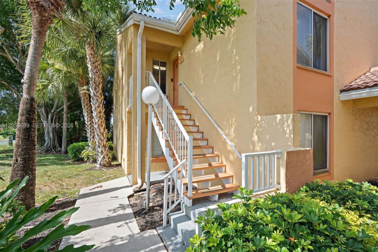 927 Coral Club Dr, Unit 927, Coral Springs, FL 33071 Photo