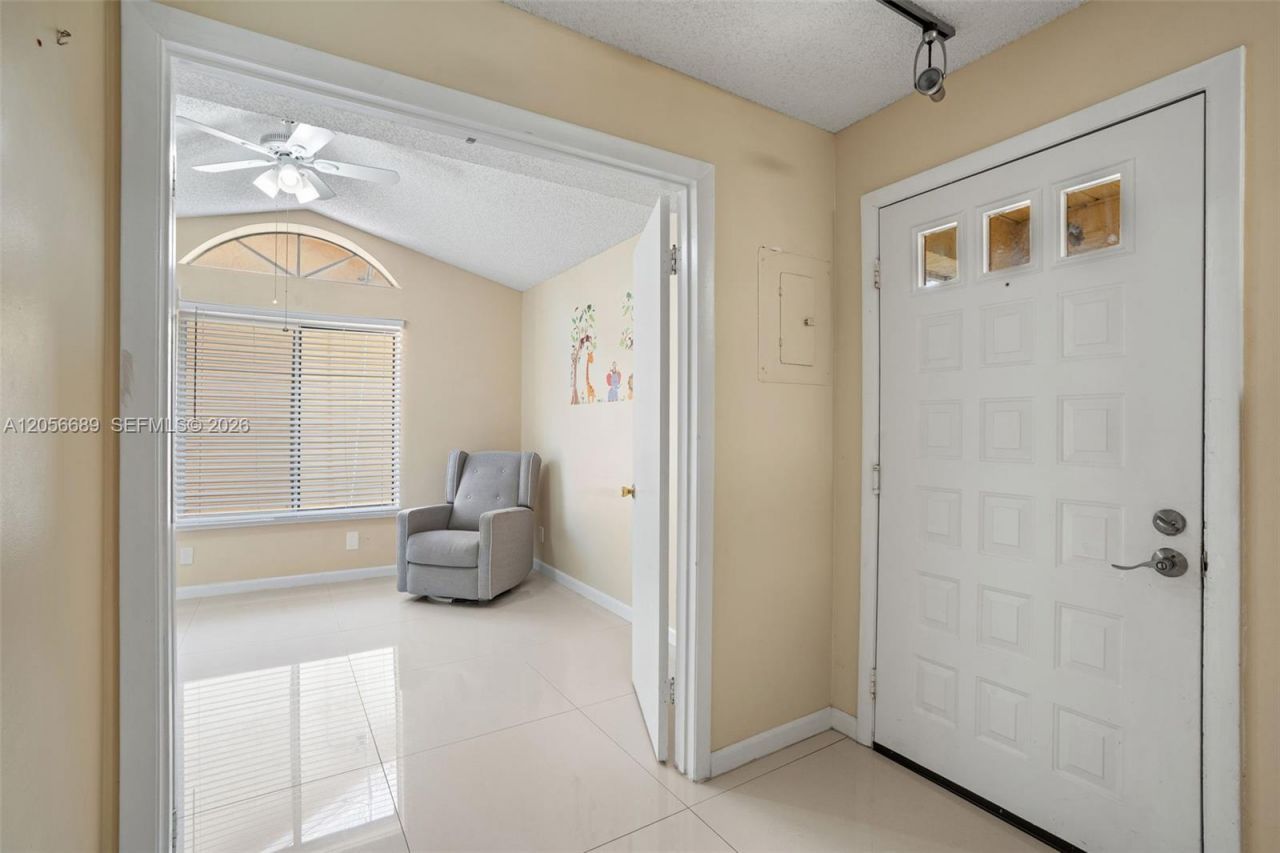 927 Coral Club Dr, Unit 927, Coral Springs, FL 33071 Photo