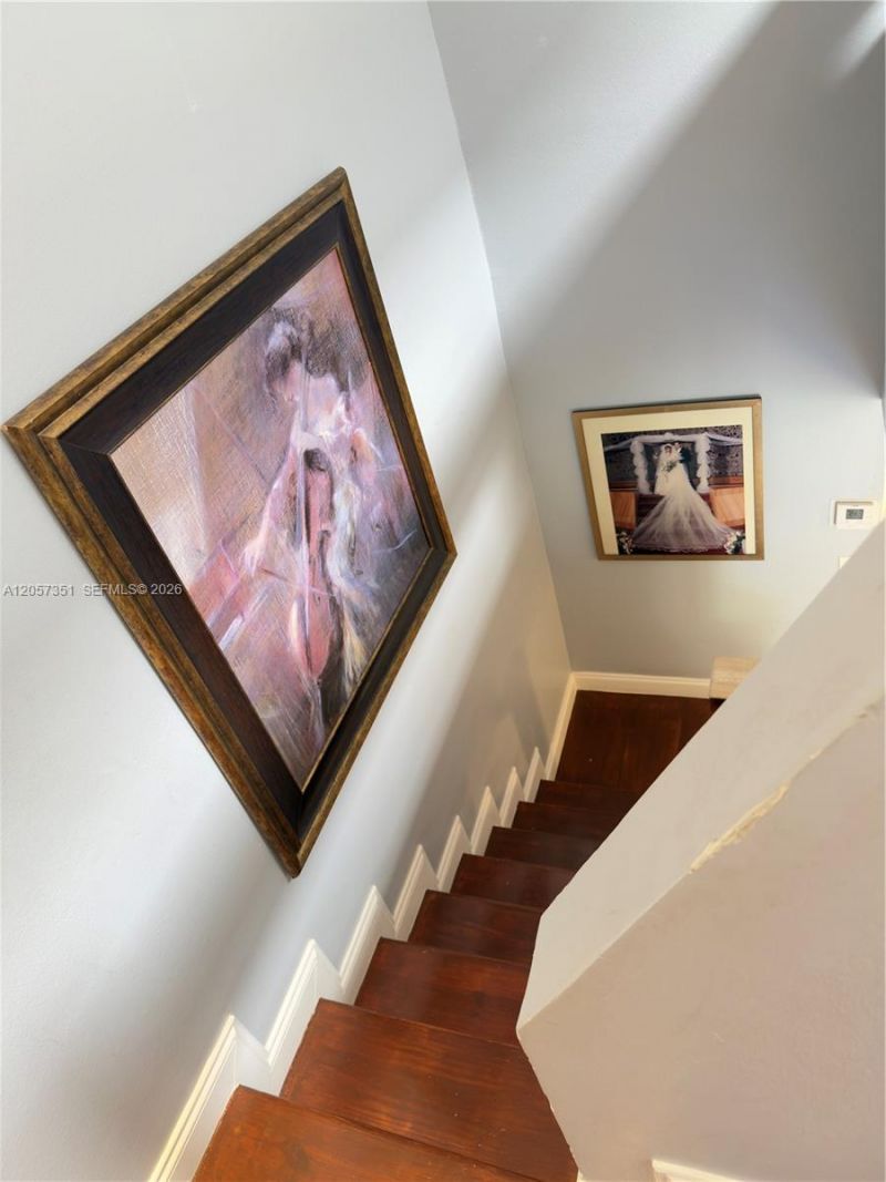 329 Poinciana Dr , Unit 909, Sunny Isles Beach, FL 33160 Photo