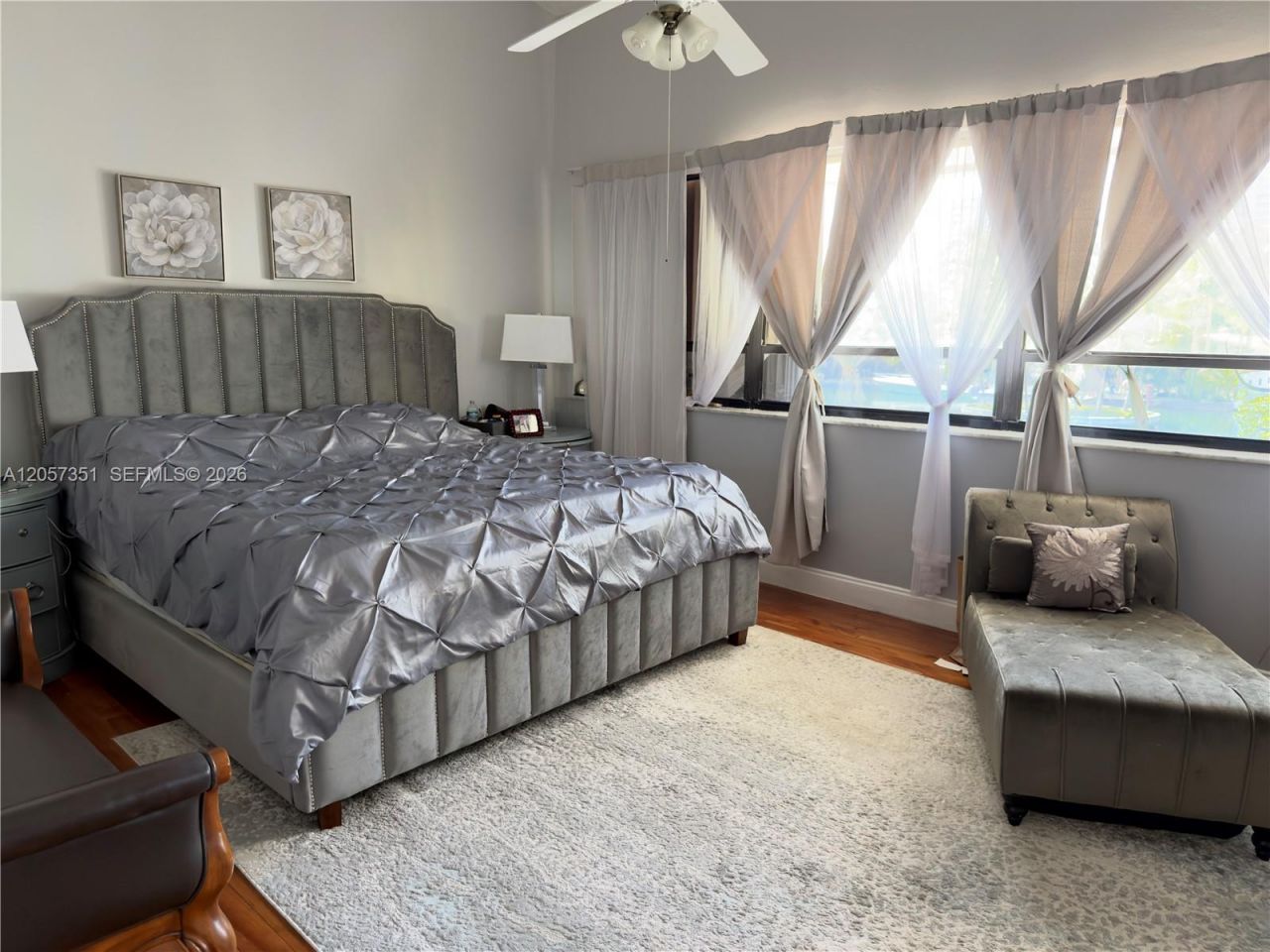 329 Poinciana Dr , Unit 909, Sunny Isles Beach, FL 33160 Photo