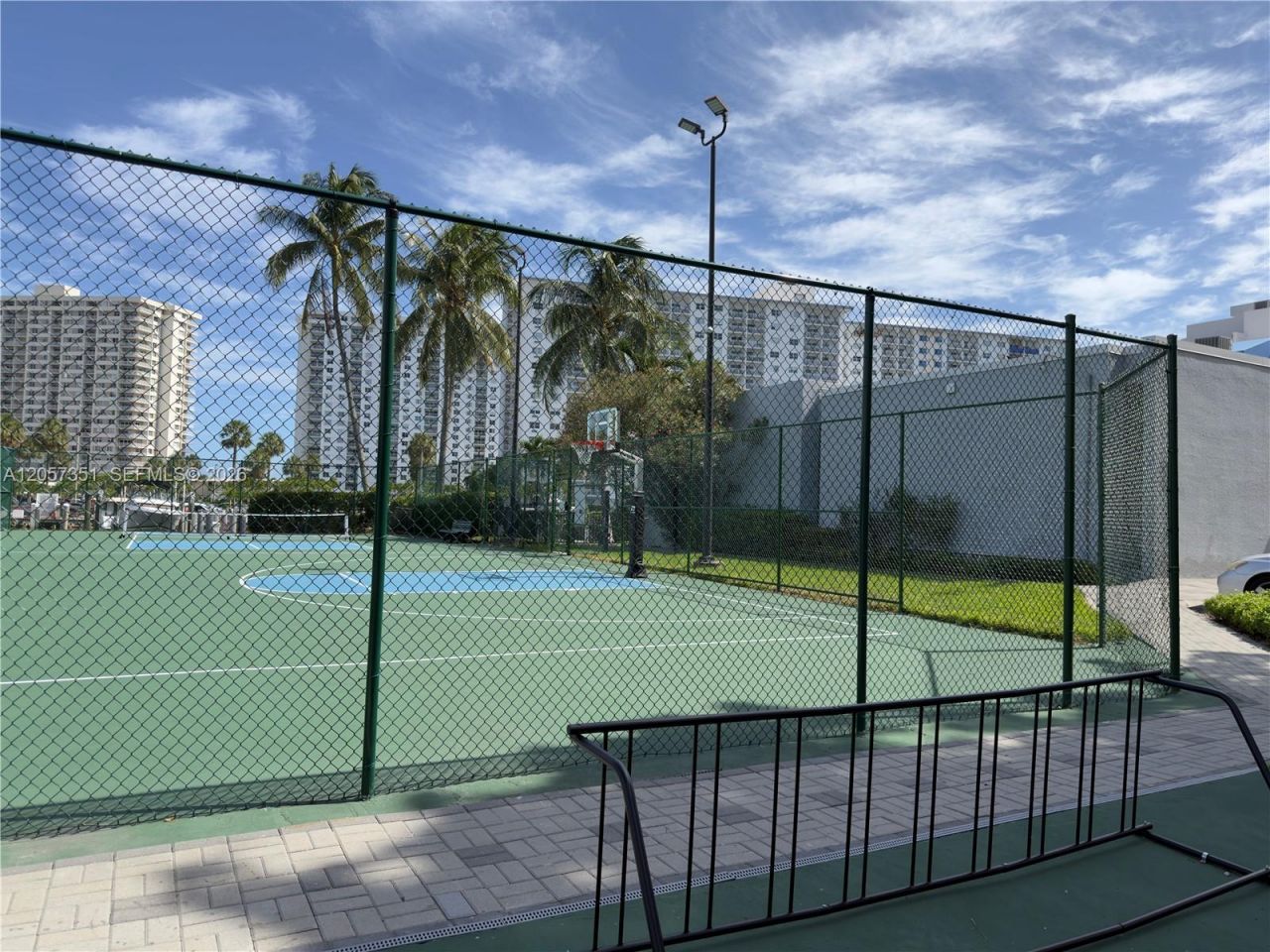 329 Poinciana Dr , Unit 909, Sunny Isles Beach, FL 33160 Photo