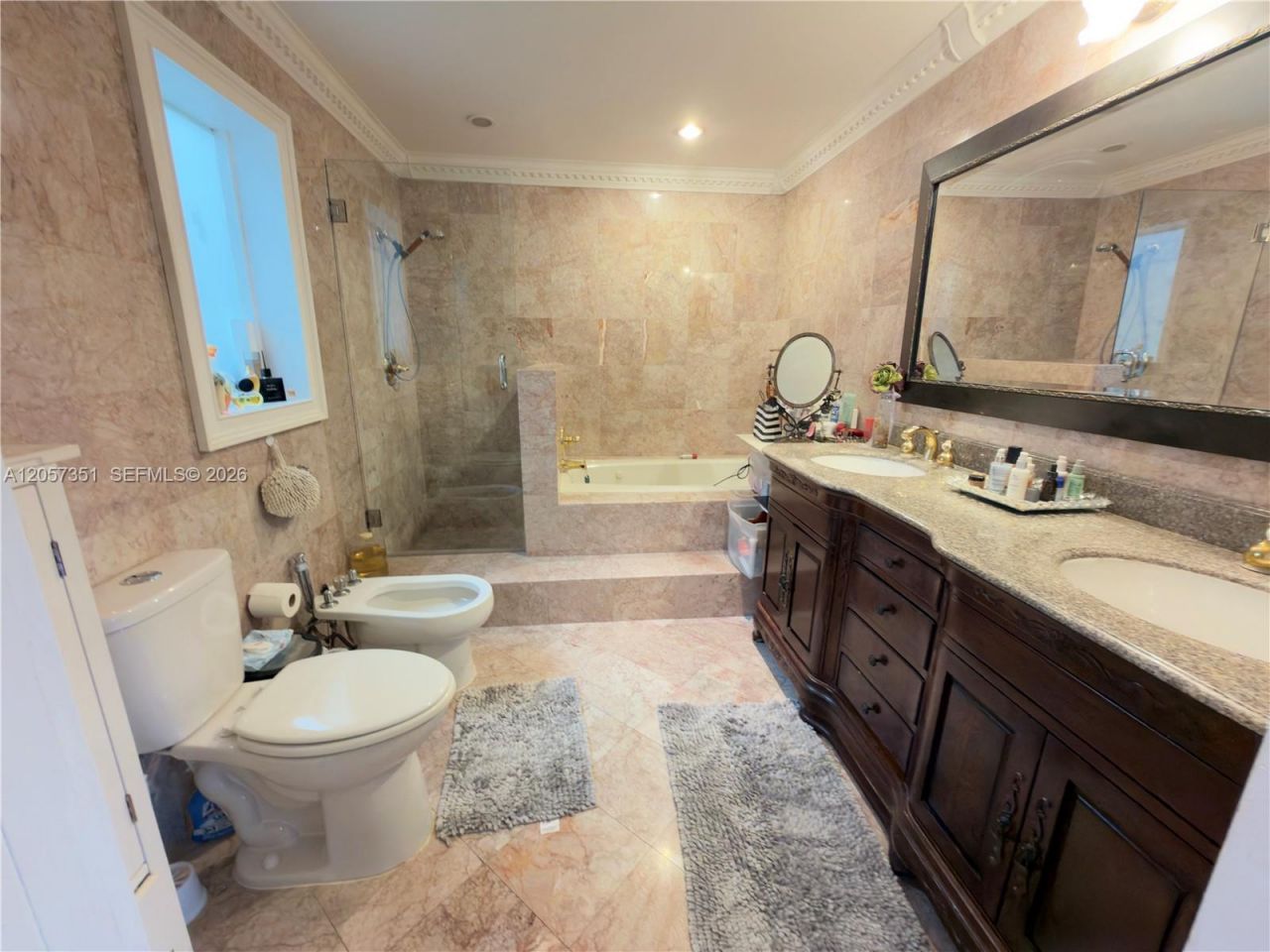 329 Poinciana Dr , Unit 909, Sunny Isles Beach, FL 33160 Photo