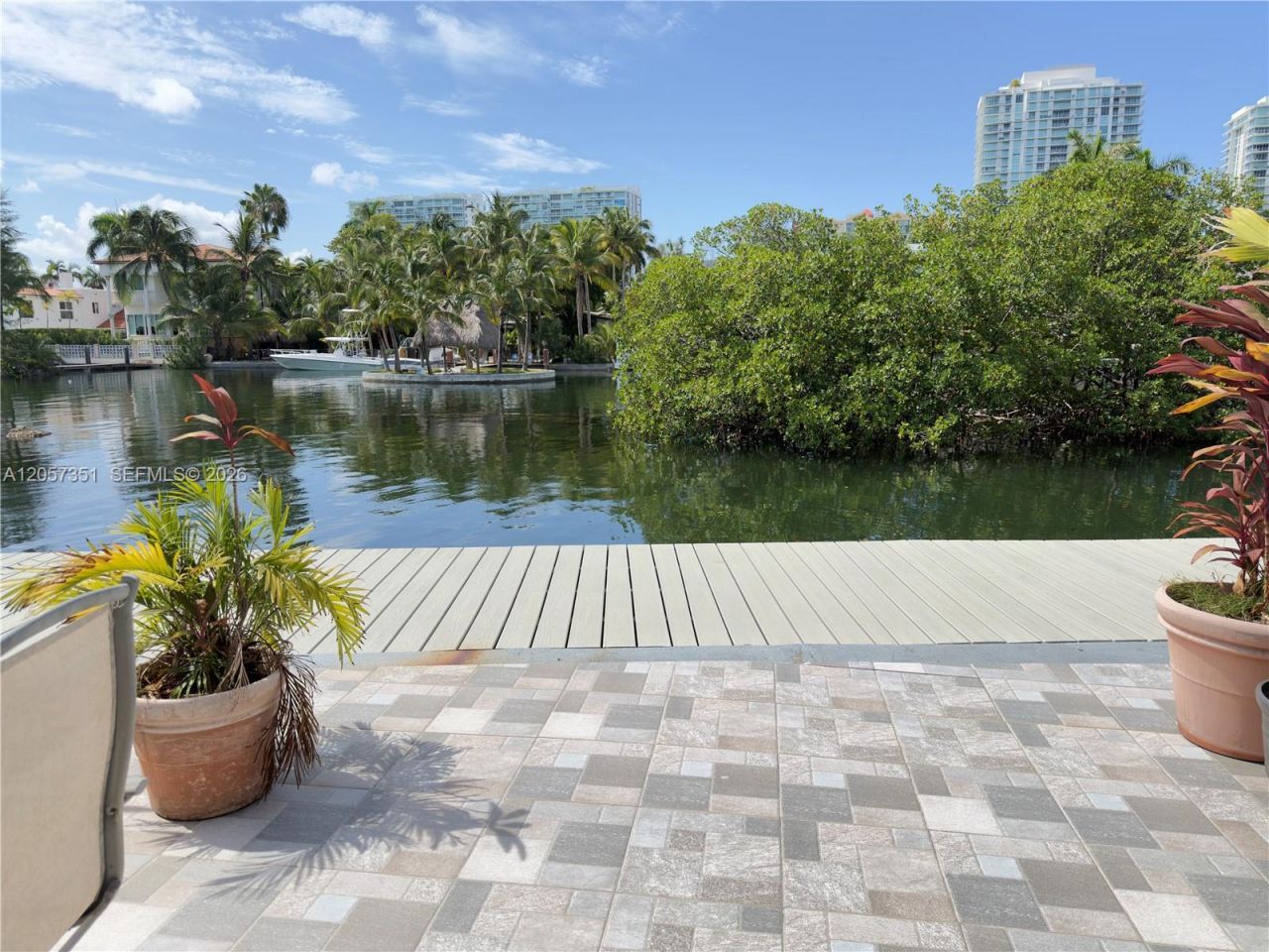 329 Poinciana Dr , Unit 909, Sunny Isles Beach, FL 33160 Photo