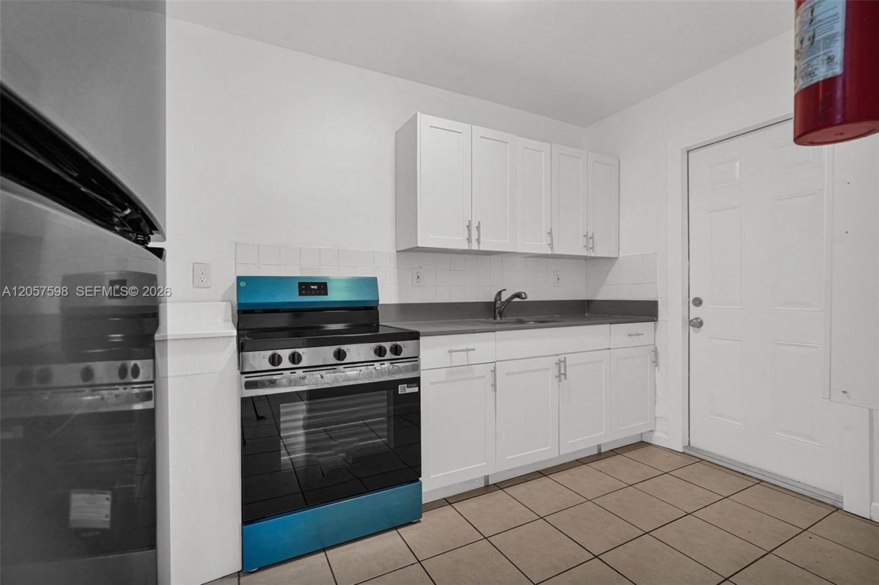 577 NW 90th St, Unit 6, El Portal, FL 33150 Photo