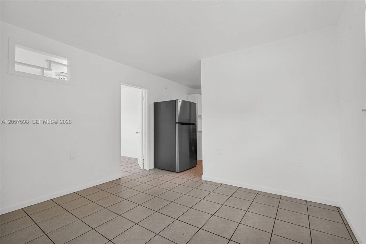 577 NW 90th St, Unit 6, El Portal, FL 33150 Photo