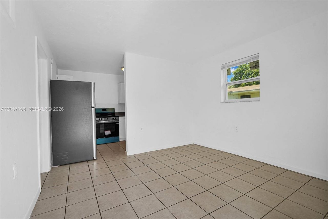577 NW 90th St, Unit 6, El Portal, FL 33150 Photo
