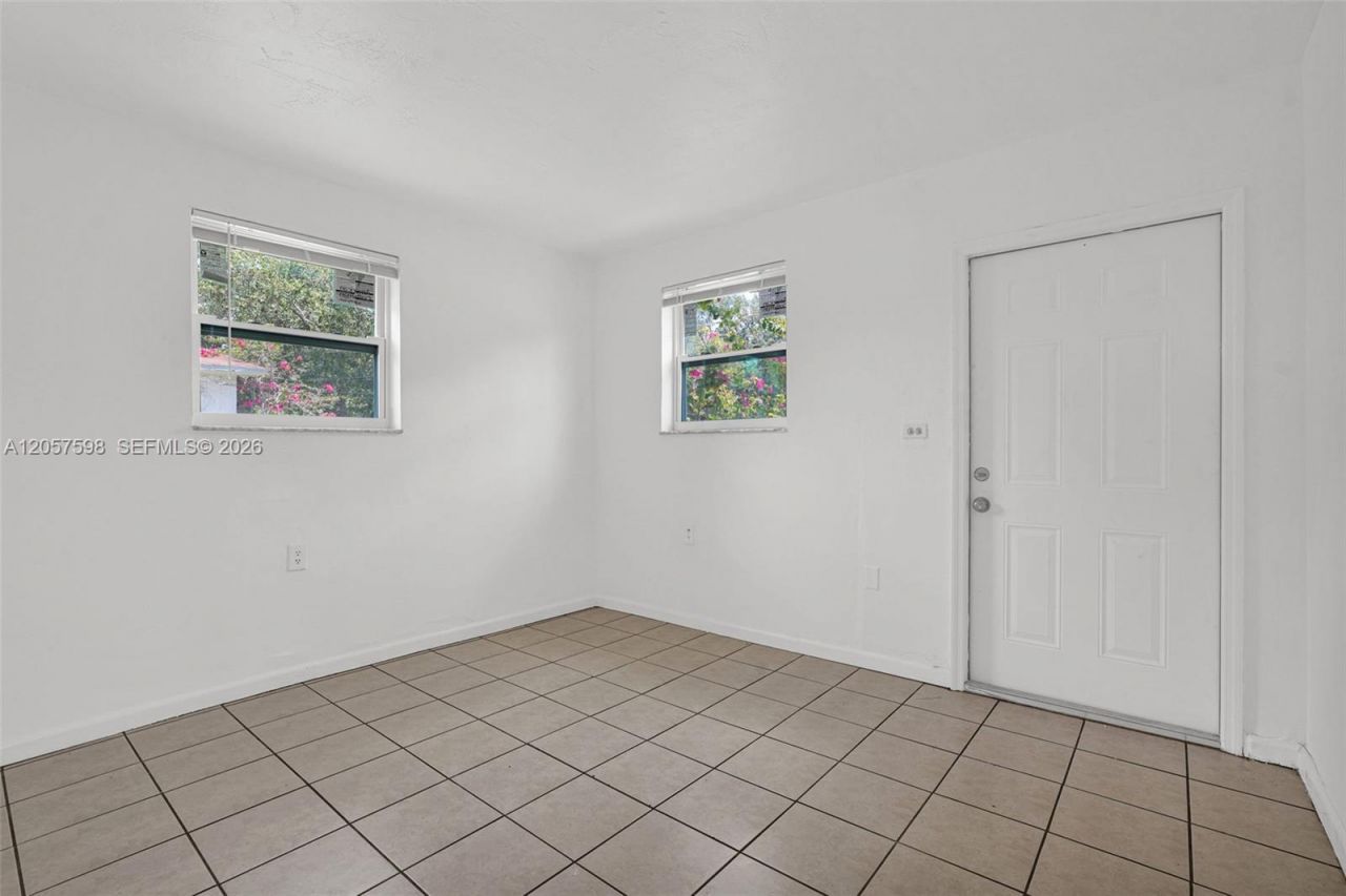 577 NW 90th St, Unit 6, El Portal, FL 33150 Photo