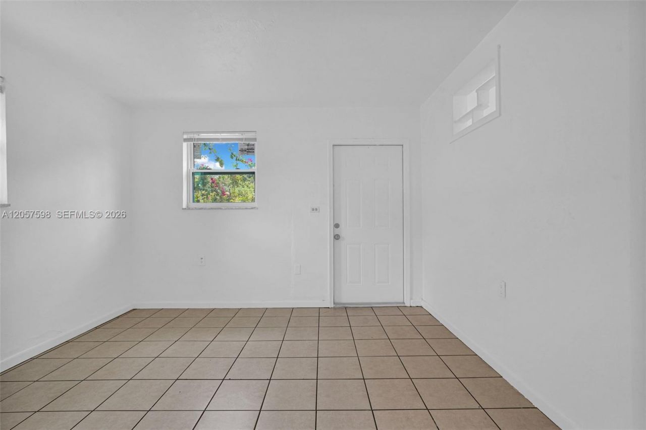 577 NW 90th St, Unit 6, El Portal, FL 33150 Photo