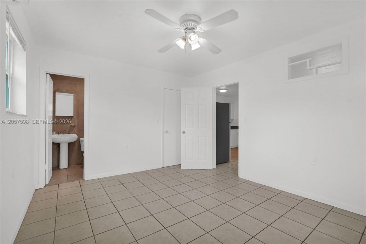 577 NW 90th St, Unit 6, El Portal, FL 33150 Photo